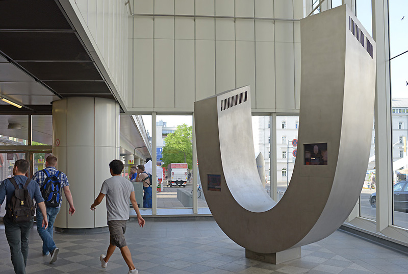 Margot Pilz - U-Turn